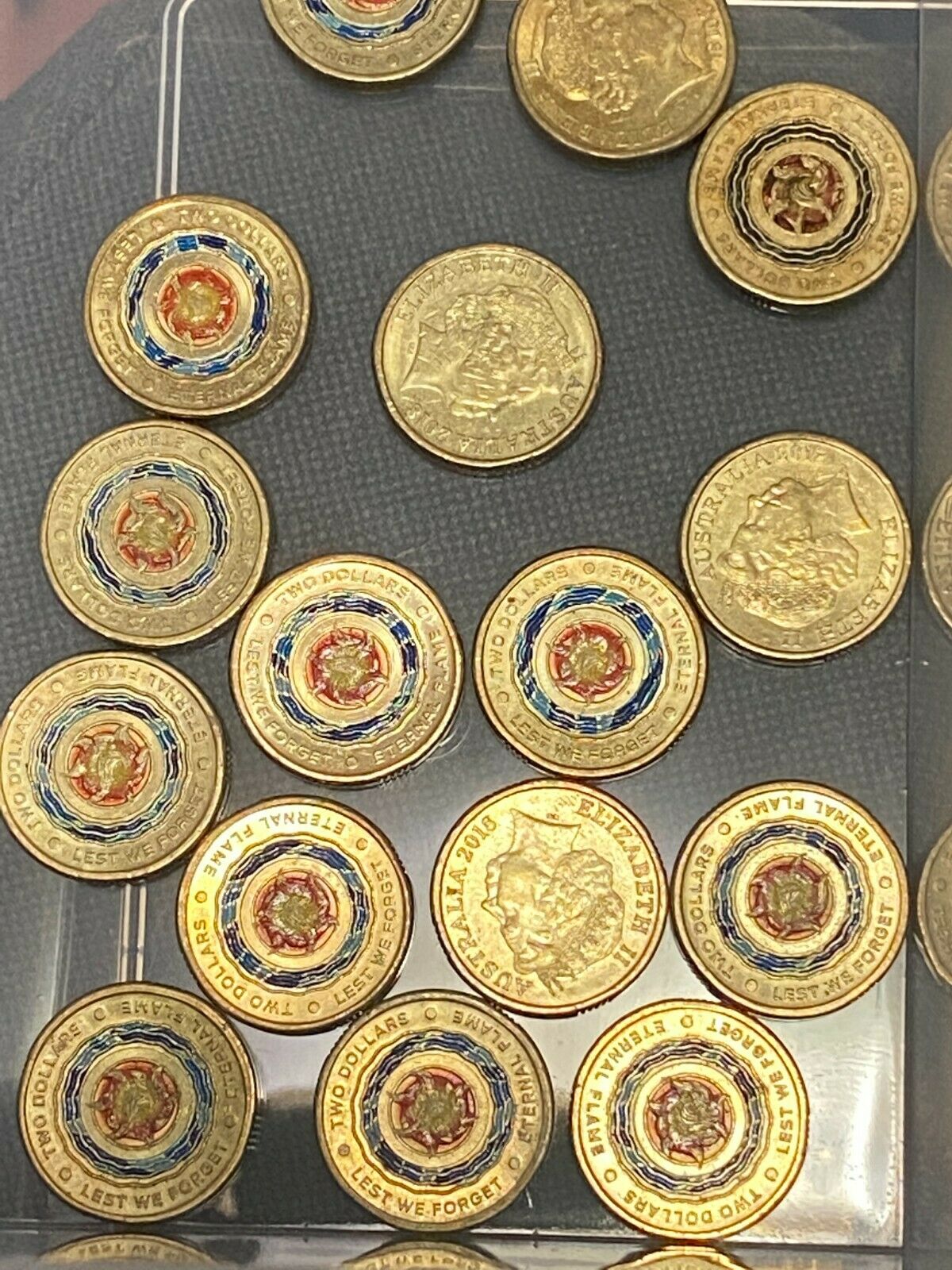 Australian Two Dollar $2 COIN - 2018 - Lest we forget - Eternal Flame